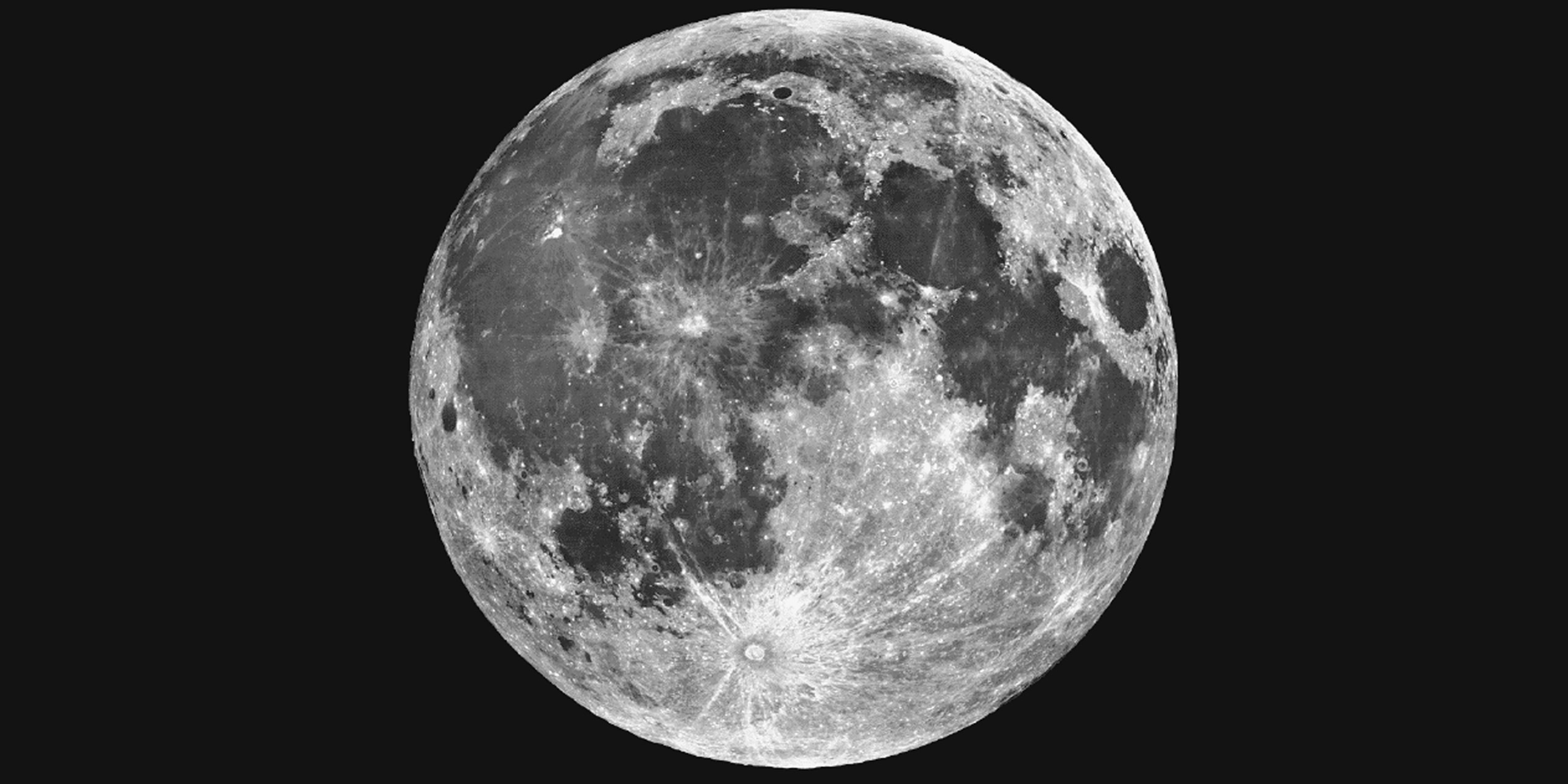 image of a full moon 